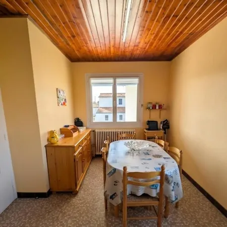 度假居 Large 200m House For 14 Guests *