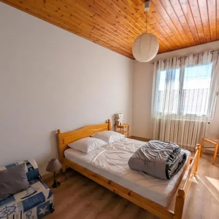 度假居 Large 200m House For 14 Guests *