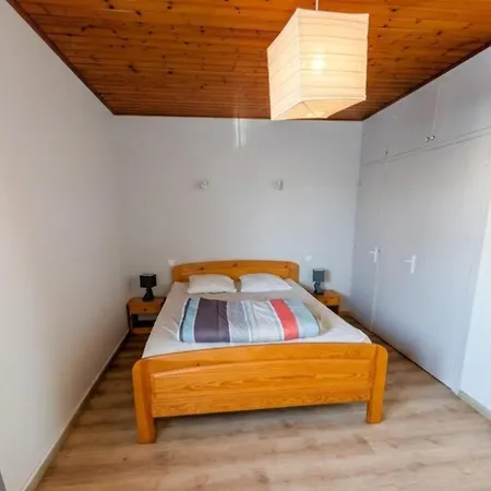 度假居 Large 200m House For 14 Guests 滨海拉特朗什