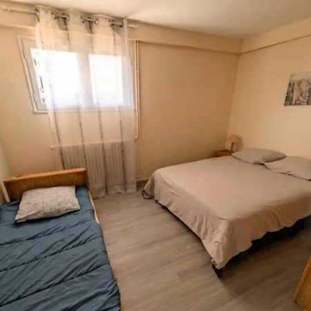 Large 200m House For 14 Guests 度假居 *