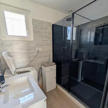 Large 200m House For 14 Guests 度假居 *