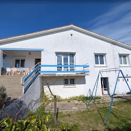 Large 200m House For 14 Guests *